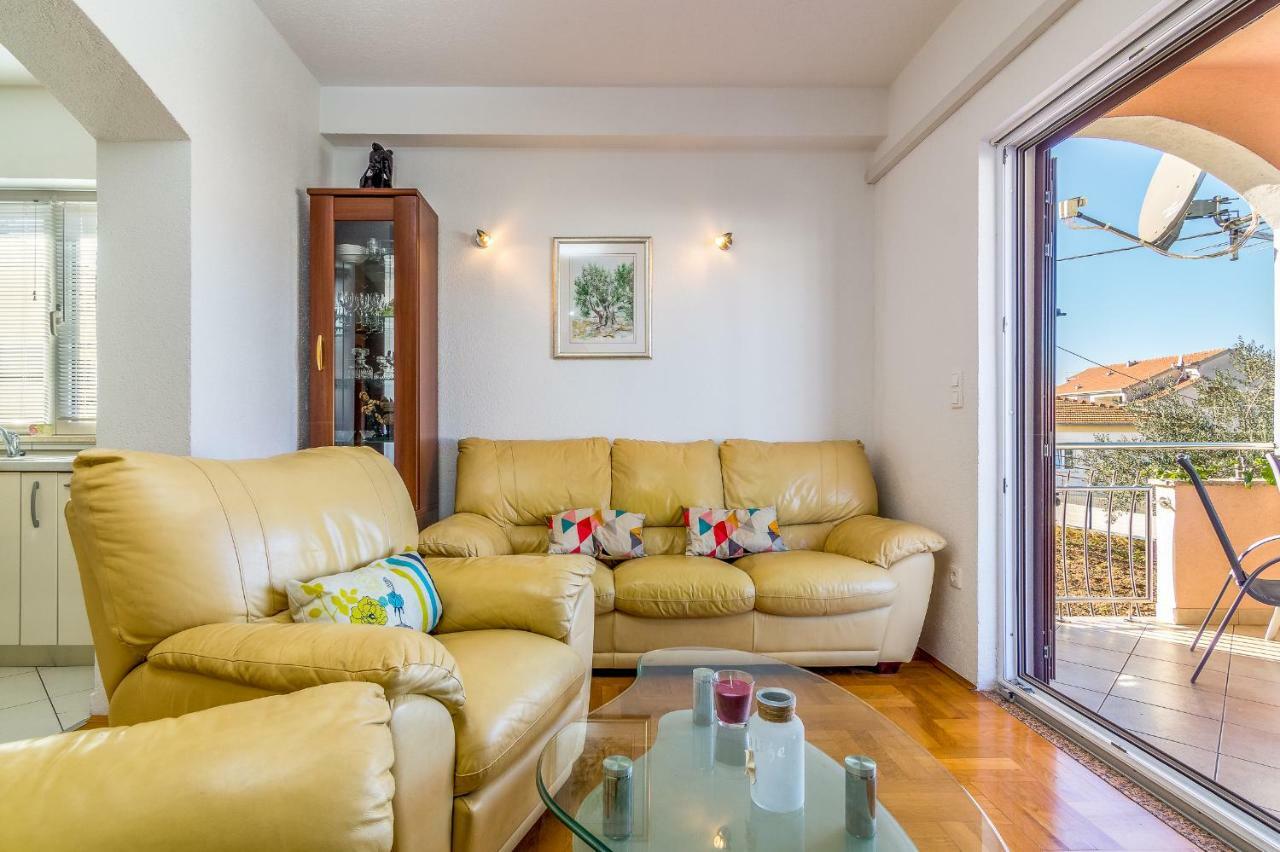 Apartment Dominik Trogir Exterior photo
